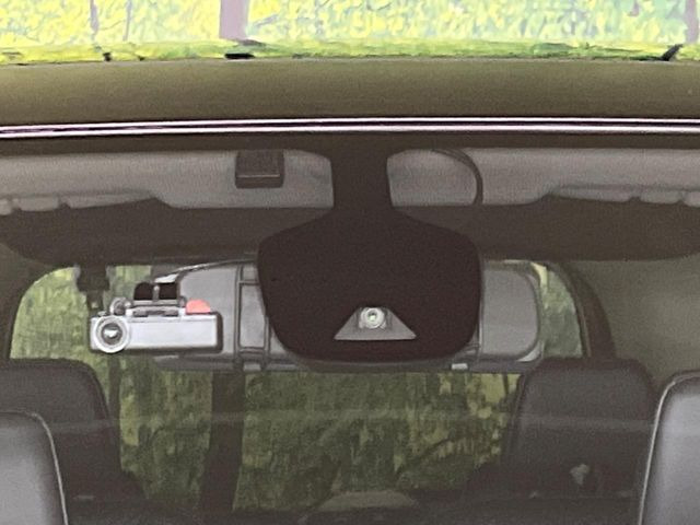 �y�G�}�[�W�F���V�[�u���[�L�z���s���ɑO���̎ԗ�����F�����A�Փ˂������Ȏ��͌x��ƃu���[�L�ŏՓˉ���Ɣ�Q�y�����A�V�X�g�B�����S�Ƀh���C�u�����y���݂��������܂��B