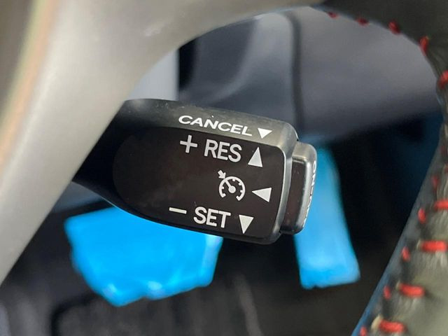 �y�N���[�Y�R���g���[���z�������H�����N���N���s�B�A�N�Z���𗣂��Ă���葬�x�ő��s���ł��A�������^�]���̕��S���y��!�����E�������ȒP�ȃX�C�b�`����Œ����ł��܂��B