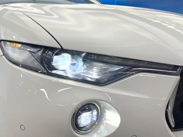 ��HID�w�b�h���C�g:���邭�O�����Ƃ炵�Ă����̂ŁA���V����Ԃ̑��s�������E�ǍD�ň��S���Ă���肢�������܂��B