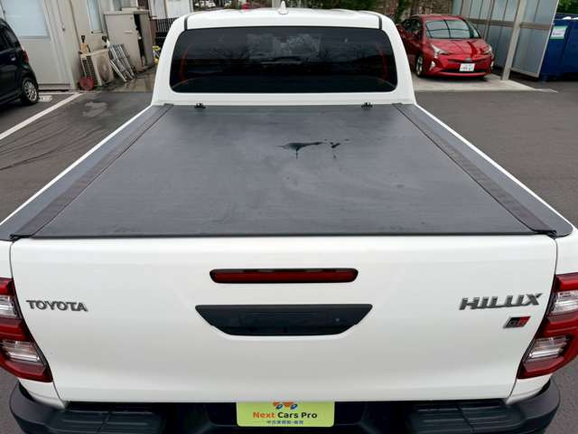 当店在庫は外装、内装クリーニング後に展示し、併せて事故修復歴の有無、メーター改ざん歴の有無も第三者機関による検査を全台実施しております。車検、整備、鈑金塗装も自社で対応できますのでご安心ください。