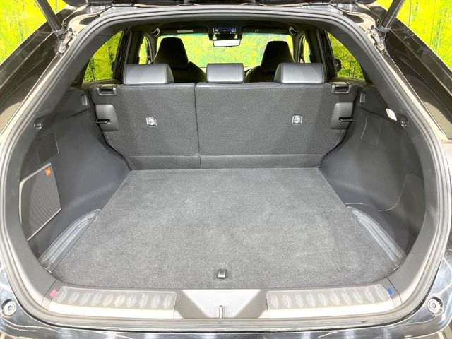 【パワーバックドア】スマートキーや運転席のボタンを押すだけでリアゲートが自動で開閉します!荷物を持っている時や、高い位置にあるバックドアを閉める際に便利な機能です♪