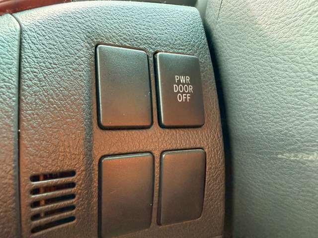 �C�ɂȂ邨�Ԃ�����܂�����E�̓d�b�ԍ����璼�ڂ��X�ɂ��₢���킹���������B�x�����@����ԗ����A��Ԃ܂łȂ�ł������������Ē����܂��B�X�^�b�t�ꓯ���A�����҂����Ă���܂��B