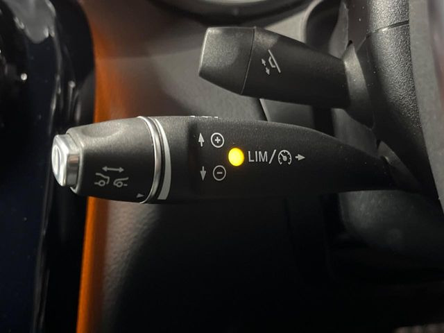 ���f�B�X�g���j�b�N�v���X:�s�s�A�x�O�A�������H�Ȃǂ̑��s���ɁA�X�e���I�}���`�p�[�p�X�J�����ƃ��[�_�[�Z���T�[�ɂ��A�O���Ԃ�F�����đ��x�ɉ������Ԋԋ������ێ����鎟����̃N���R��!