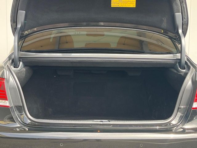 ���i�̂���������ʋ΁A���}���ɏ\���ȉ׎��X�y�[�X���m�ۂ��Ă���܂��B