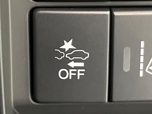 �y�z���_�Z���V���O�z���s���ɑO���̎ԗ�����F�����A�Փ˂������Ȏ��͌x��ƃu���[�L�ŏՓˉ���Ɣ�Q�y�����A�V�X�g�B�����S�Ƀh���C�u�����y���݂��������܂��B