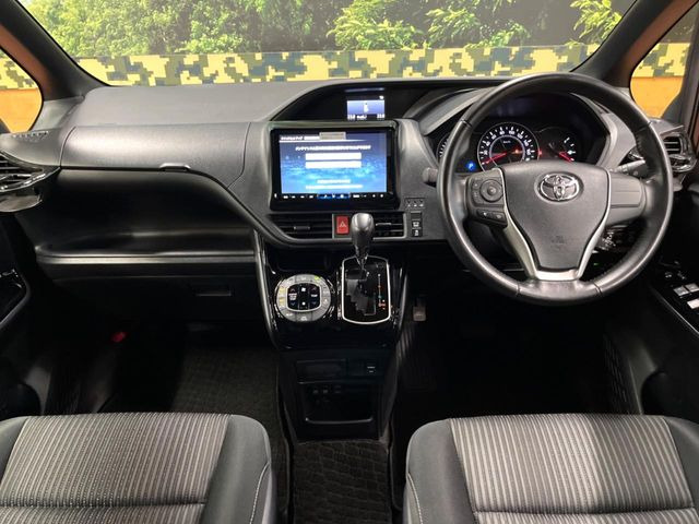 ヴォクシー2.0 ZS