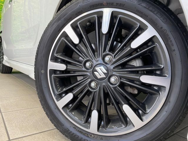 �y����15�C���`�A���~�z�C�[���z�O�ςɃ}�b�`���������A���~�z�C�[���𑕒����Ă���܂��B�e��ЊO�A���~�z�C�[����A�X�^�b�h���X�^�C�����戵�����Ă���܂��B���񂲑��k����������