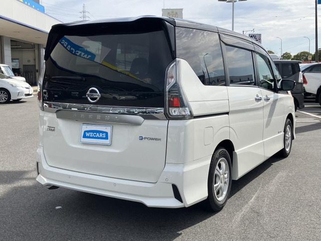 セレナ1.2 e-POWER ハイウェイスターV