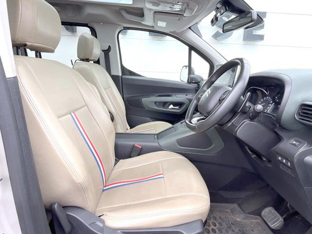 ���V�[�g�̎g�p��:�j��E�ւ�������Ȃ��A�����̒ʂ肫�ꂢ�ȏ�Ԃ��ێ����Ă���܂��B�܂��A�����N���[�j���O�E�R�[�e�B���O�����p�����������܂��B