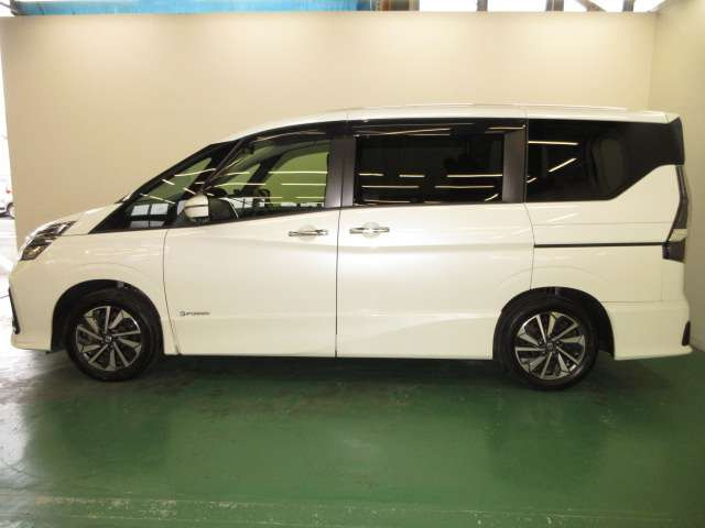 セレナ1.2 e-POWER ハイウェイスターV