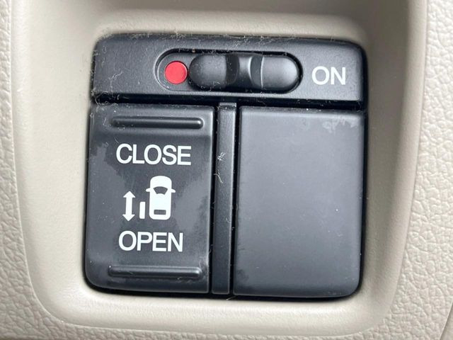 �y�p���[�X���C�h�h�A�z�X�}�[�g�L�[��^�]�Ȃ̃X�C�b�`�ŃX���C�h�h�A�̊J���\���d��������͂����ăh�A���J����K�v�������A���������q�l�ł��A�d���ו��������Ă��鎞�����N�ɊJ���߂ł��܂���