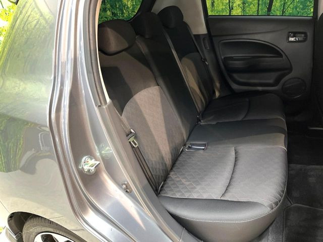 �R���p�N�g�J�[�ł����A�Z�J���h�V�[�g�͏\���ȍL����������K�ɂ���肢�������܂���V�[�g��|���đ傫�ȉו���ς񂾂�ƁA�p�r�̕����L��1��ł��B