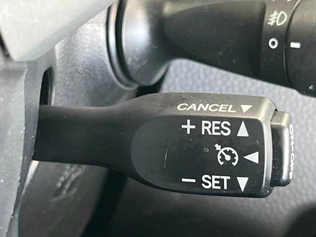 �y�N���[�Y�R���g���[���z�������H�����N���N���s�B�A�N�Z���𗣂��Ă���葬�x�ő��s���ł��A�������^�]���̕��S���y��!�����E�������ȒP�ȃX�C�b�`����Œ����ł��܂��B