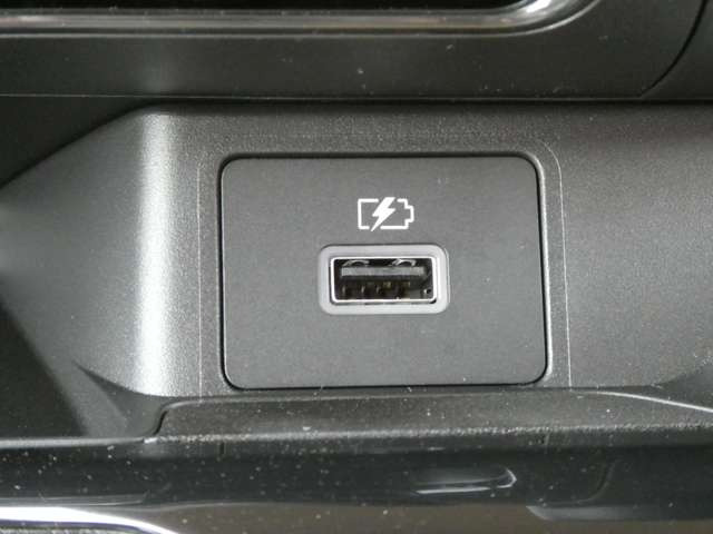 USB���͒[�q�����ŏ[�d�����y�X��