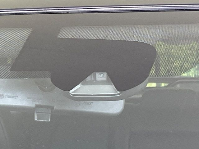 �y�G�}�[�W�F���V�[�u���[�L�z���s���ɑO���̎ԗ�����F�����A�Փ˂������Ȏ��͌x��ƃu���[�L�ŏՓˉ���Ɣ�Q�y�����A�V�X�g�B�����S�Ƀh���C�u�����y���݂��������܂��B