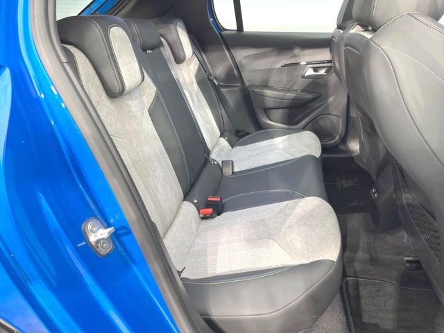 ●後部座席も気になるようなキズ・汚れやへたり等、大きなダメージはなく、良好な状態です。