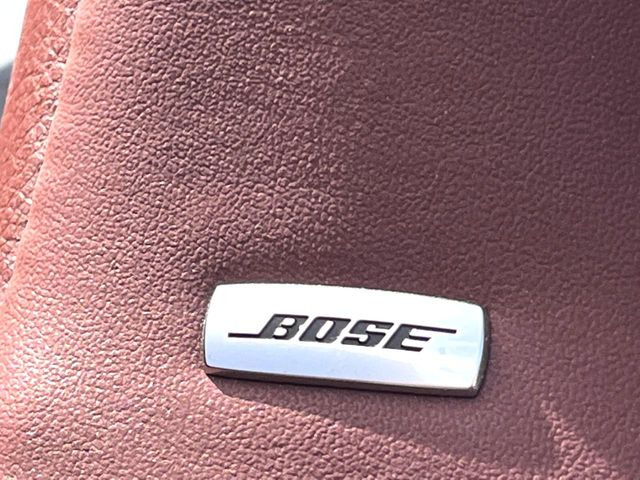 �yBOSE�T�E���h�V�X�e���z���i�ʃT�E���h�V�X�e���𓋍ځB��p�̃`���[�j���O���{���ꂽ�召�l�X�ȃX�s�[�J�[����ǎ��ȃT�E���h���t�ł��A�Տꊴ���ӂ�鉹����Ԃ����o���܂��B