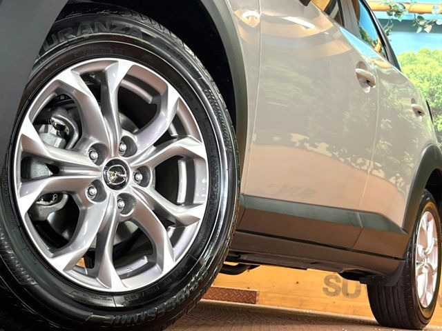 �y����16�C���`�A���~�z�C�[���z�O�ςɃ}�b�`���������A���~�z�C�[���𑕒����Ă���܂��B�e��ЊO�A���~�z�C�[����A�X�^�b�h���X�^�C�����戵�����Ă���܂��B���񂲑��k����������