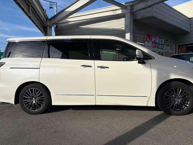 エルグランド2.5 250ハイウェイスターS アーバンクロム 4WD