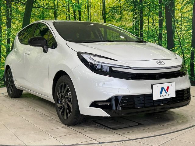 高透明度のガラス皮膜で撥水はもちろん、上質なツヤ・光沢を実現。紫外線や酸性雨から大切な愛車を保護し、色あせ・劣化を防止。「弾スプラッシュコート」、「弾プリミッサコート」からお選びいただけます。