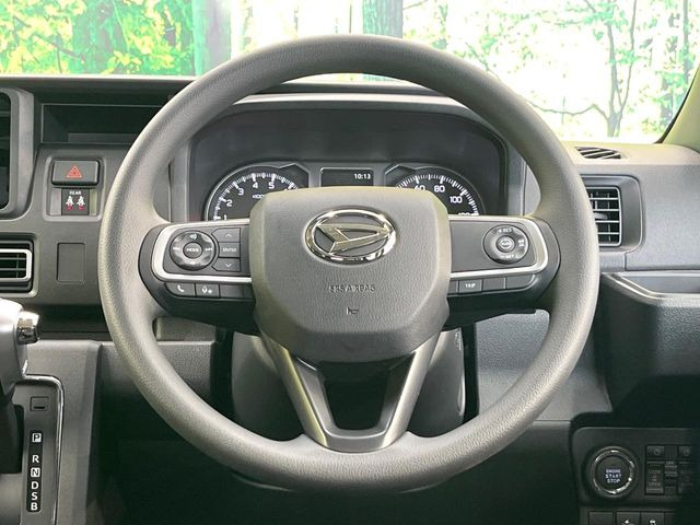 【ステアリングスイッチ】運転中、前方から目線をそらすことなく、オーディオ等の操作が可能な便利機能!安心&快適なドライブを演出してくれます♪