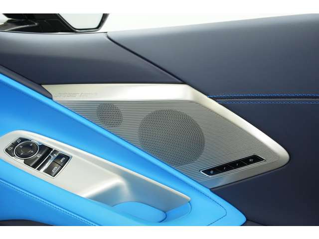 BOSEのスピーカーを標準装備。良質なサウンドで音楽や移動を快適にサポートする機能も多数装備されています。