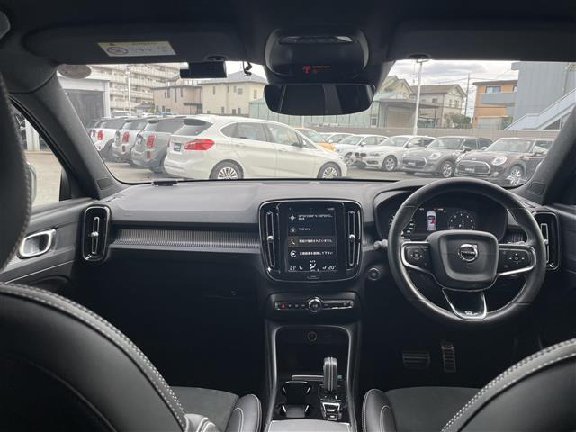 XC40T4 AWD Rデザイン 4WD