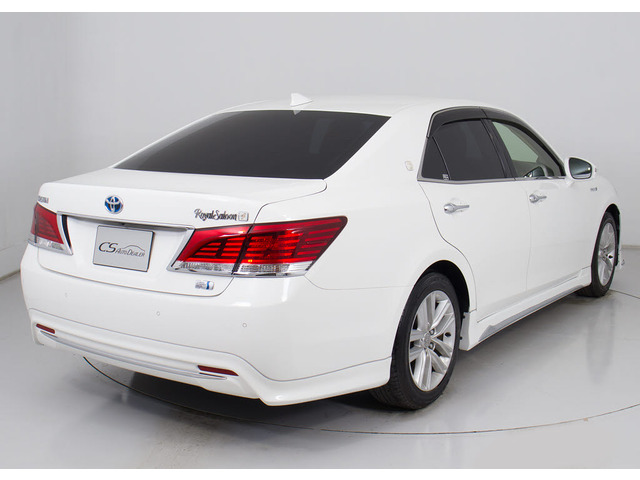 フルエアロが装着されています!お好みはいかがですか?今付いているデザイン以外にも、各ブランドのエアロを格安にてお取付け出来ます!又、エアロを外してノーマル状態にする事も出来ます!!