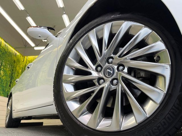 �y����19�C���`�A���~�z�C�[���z�O�ςɃ}�b�`���������A���~�z�C�[���𑕒����Ă���܂��B�e��ЊO�A���~�z�C�[����A�X�^�b�h���X�^�C�����戵�����Ă���܂��B���񂲑��k����������