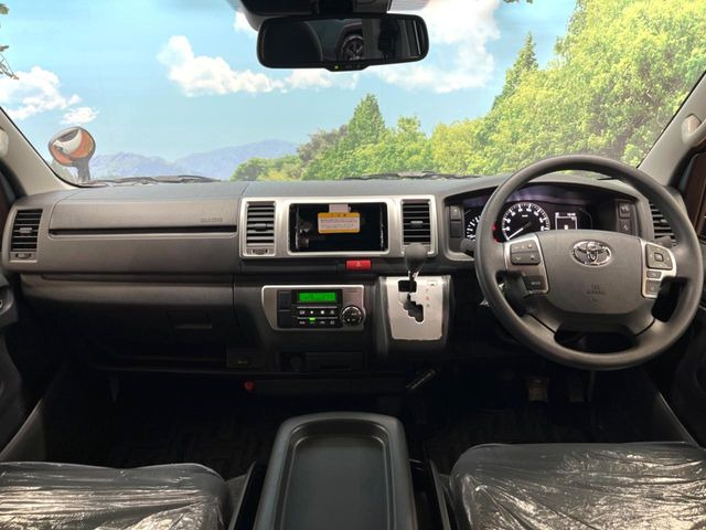 ハイエースバン