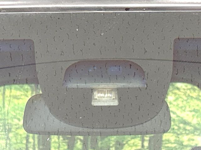 �y�V�e�B�u���[�L�A�N�e�B�u�V�X�e���z�ᑬ���s���ɑO���̎ԗ�����F�����A�Փ˂������Ȏ��͌x��ƃu���[�L�ŏՓˉ���Ɣ�Q�y�����A�V�X�g�B�����S�Ƀh���C�u�����y���݂��������܂��B