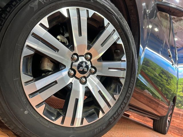 �y18�C���`�A���~�z�C�[���z�O�ςɃ}�b�`�����A���~�z�C�[���𑕒����Ă���܂��B�e��A���~�z�C�[����A�X�^�b�h���X�^�C�����戵�����Ă���܂��B���񂲑��k����������