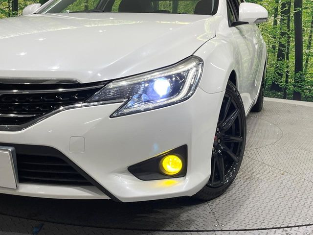 【HIDヘッドライト】非常に明るく前方を照らしてくれるので、悪天候や夜間の走行時も視界良好で安心してお乗りいただけます。