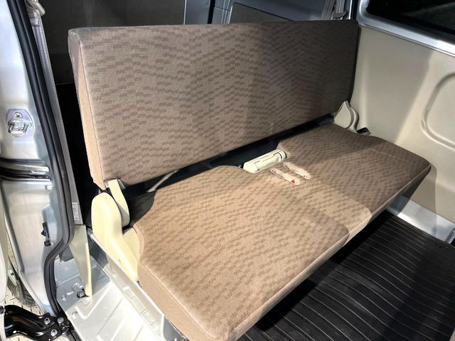 �L�X�Ƃ���2��ڃV�[�g�͋��Z���������A���S�n�����K!�F�B��Ƒ��Ƃ̂��o�����ɂ҂�����ł��B�x�r�[�V�[�g��`���C���h�V�[�g�g�p�������K�ɂ��߂�������������\���ȋ�Ԃ��m�ۂ��Ă��܂��B