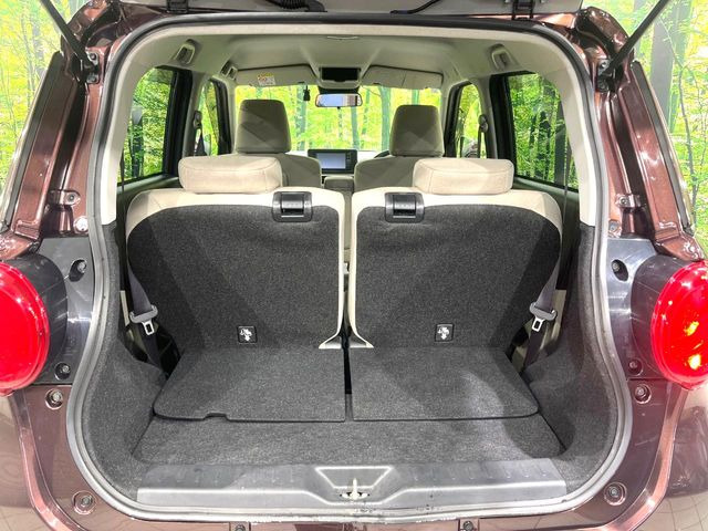 ���i�̂���������ʋ΁A���}���ɏ\���ȉ׎��X�y�[�X���m�ۂ��Ă���܂��B�Z�J���h�V�[�g��|���ƁA�傫�ȉו��̐ύڂ��\�ł���