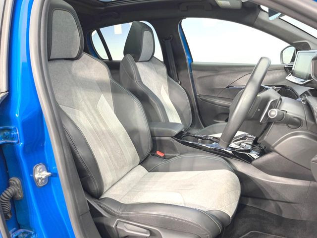 ●シートの使用感:破れ・へたりも少なく、ご覧の通りきれいな状態を維持しております。また、室内クリーニング・コーティングもご用命いただけます。