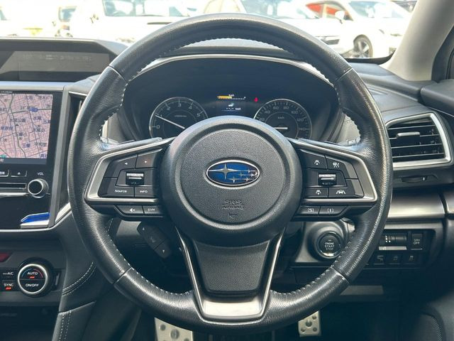 �y�����v�����X�e�A�����O�z�㎿�Ȋv���g�p���邱�ƂŁA��ɂ����������݂ƂĂ��^�]���₷���n���h���ł���