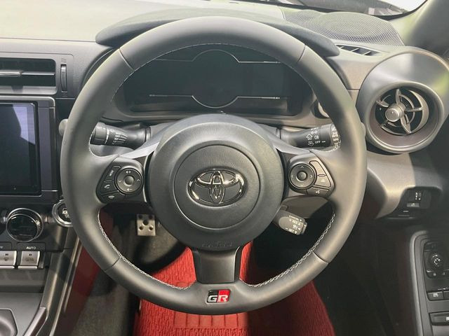 �y�����v�����X�e�A�����O�z�㎿�Ȋv���g�p���邱�ƂŁA��ɂ����������݂ƂĂ��^�]���₷���n���h���ł���