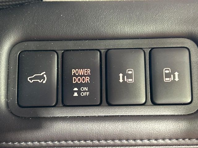 �y�����p���[�X���C�h�h�A�z�X�}�[�g�L�[��^�]�Ȃ̃X�C�b�`�Ō�ȗ����X���C�h�h�A�̊J���\���d��������͂����ăh�A���J����K�v�������A�����Ȃ��q�l�ł��ȒP�ɊJ���߂ł����K�ł���