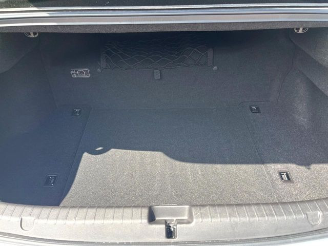 ���i�̂���������ʋ΁A���}���ɏ\���ȉ׎��X�y�[�X���m�ۂ��Ă���܂��B