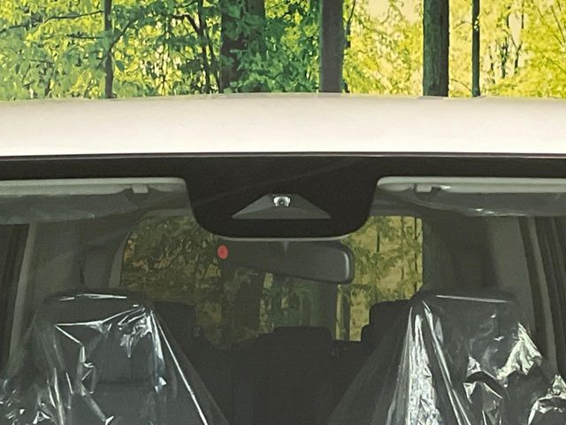 �y�z���_�Z���V���O�z���s���ɑO���̎ԗ�����F�����A�Փ˂������Ȏ��͌x��ƃu���[�L�ŏՓˉ���Ɣ�Q�y�����A�V�X�g�B�����S�Ƀh���C�u�����y���݂��������܂��B