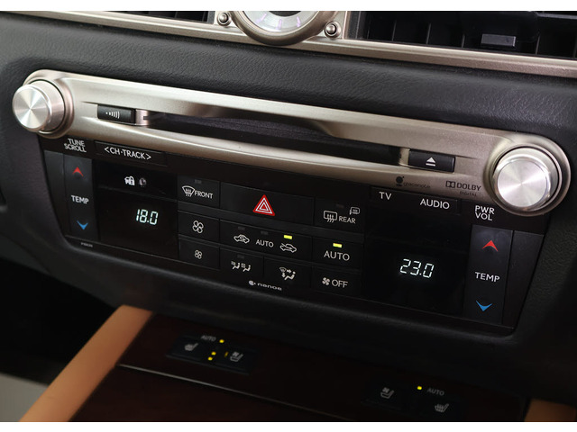 CD�͂������̎��ADVD�Đ����\�ł��B�t���Z�O�n�f�W�ɂ��Ή��������Bluetooth�ɂ��Ή����Ă���܂�