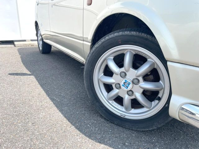 �y�O���[�h��p����14�C���`�A���~�z�C�[���z�f�U�C�����̍��������A���~�z�C�[���𑕒����Ă���܂��B�e��ЊO�A���~�z�C�[����A�X�^�b�h���X�^�C�����戵�����Ă���܂��B���񂲑��k����������