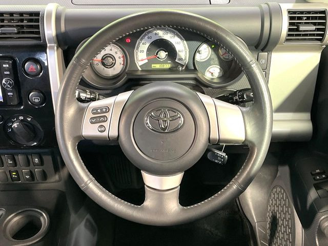 �y�����v�����X�e�A�����O�z�㎿�Ȋv���g�p���邱�ƂŁA��ɂ����������݂ƂĂ��^�]���₷���n���h���ł���