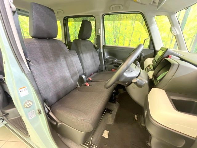 運転席シート廻りは使用感も少なく、良好な状態となっています。丁寧に使われていたことがよくわかりますね。