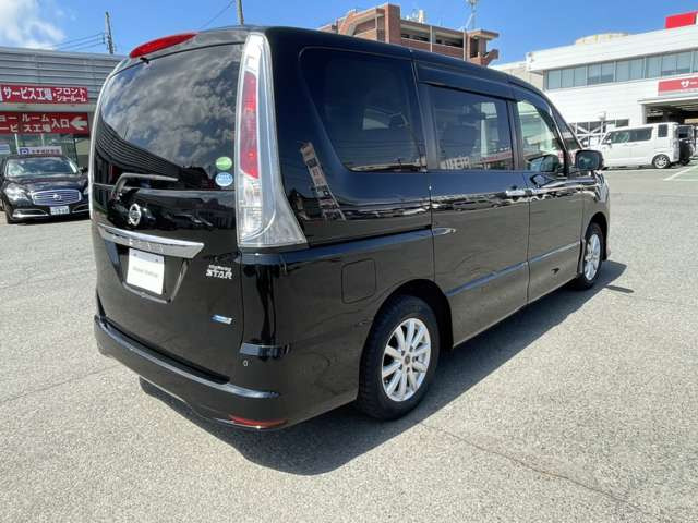 セレナ2.0 ハイウェイスターV エアロモード 4WD