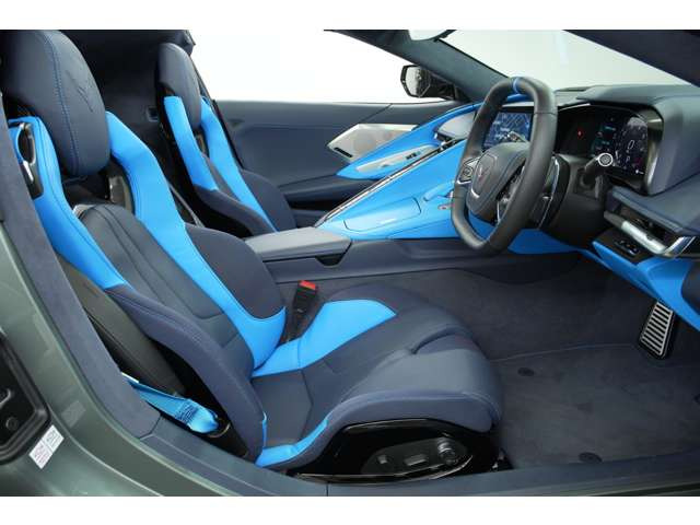 内装色は外装色と比べてアピール要素を追加。程よいコントラストが纏まりを生み出します。