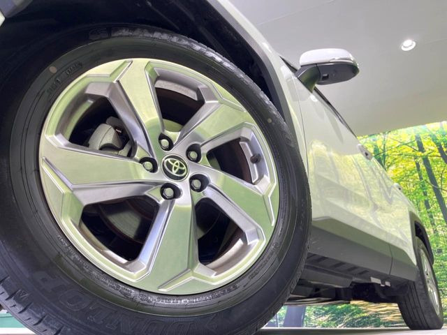 �y����18�C���`�A���~�z�C�[���z�O�ςɃ}�b�`���������A���~�z�C�[���𑕒����Ă���܂��B�e��ЊO�A���~�z�C�[����A�X�^�b�h���X�^�C�����戵�����Ă���܂��B���񂲑��k����������