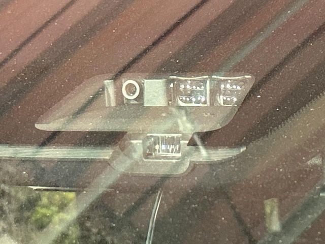 �y�O�He-Assist�z���s���ɑO���̎ԗ�����F�����A�Փ˂������Ȏ��͌x��ƃu���[�L�ŏՓˉ���Ɣ�Q�y�����A�V�X�g�B�����S�Ƀh���C�u�����y���݂��������܂��B