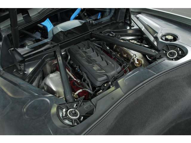 6.2LV型8気筒OHV、502ps/65.0kgm、全長&times;全幅&times;全高mm 4630&times;1940&times;1225mm、車両重量 1670kg